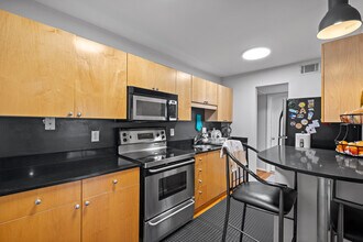 3501 Roswell Rd NE, Unit 110 in Atlanta, GA - Foto de edificio - Building Photo