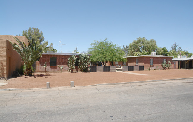 2531 E Lee St in Tucson, AZ - Foto de edificio - Building Photo