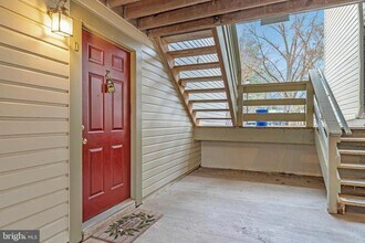 2237 Lovedale Ln in Reston, VA - Building Photo - Building Photo