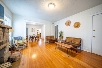 4152 McGee St, Unit 2N in Kansas City, MO - Building Photo - Building Photo