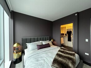 350 N Orleans St in Chicago, IL - Foto de edificio - Building Photo