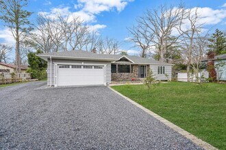 257 Southlawn Ave in Central Islip, NY - Building Photo - Building Photo