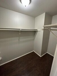 766 Memorial Mews St photo'