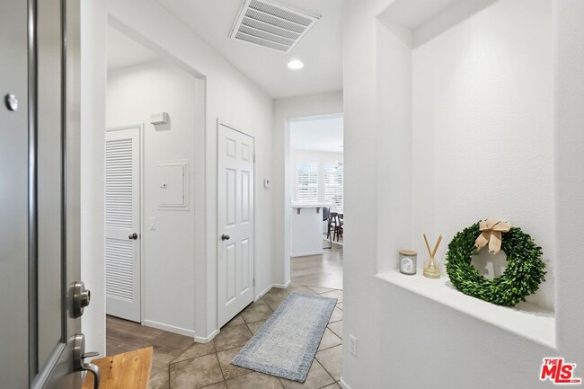 27022 Victoria Ln in Santa Clarita, CA - Building Photo - Building Photo