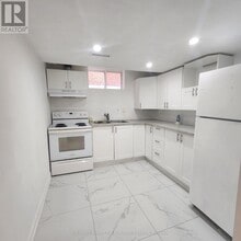 38 Ferguson Dr in Barrie, ON - Building Photo - Building Photo