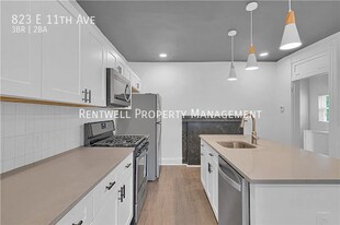 823 E 11th Ave in Munhall, PA - Building Photo