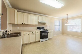 2051 Buckley Ln in Round Rock, TX - Building Photo - Building Photo