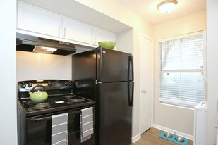 Enclave at Roswell in Roswell, GA - Building Photo