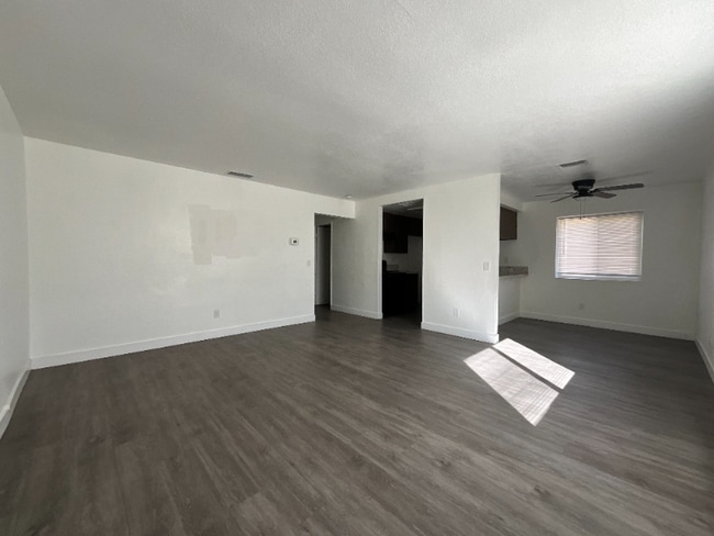 15866 Sago Rd in Apple Valley, CA - Foto de edificio - Building Photo