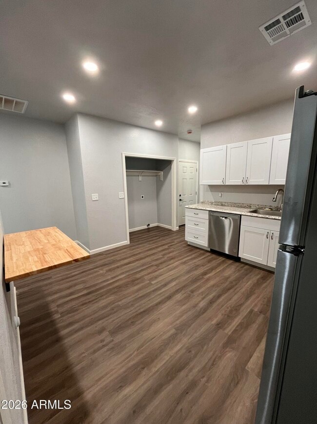 713 W Adobe Dam Dr in San Tan Valley, AZ - Building Photo - Building Photo