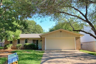 1624 Summer Pl Cir in Irving, TX - Foto de edificio - Building Photo