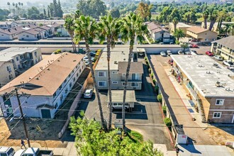 Laurel Palms in Lakeside, CA - Building Photo - Building Photo