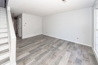 120 Colonial Ct in Summerville, SC - Building Photo - Building Photo