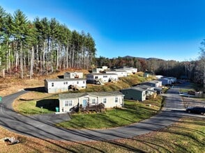 66 Enterprise Dr in Fairview, NC - Building Photo - Building Photo