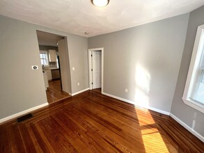33 Hancock St, Unit 2 in Somerville, MA - Building Photo - Building Photo