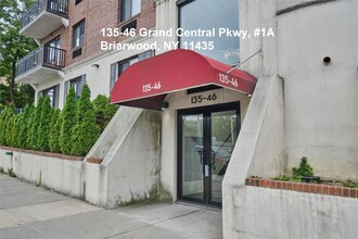 13546 Grand Central Pkwy in Queens, NY - Building Photo - Building Photo