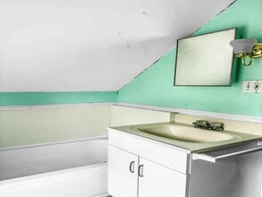 241 Center St in Bangor, ME - Building Photo - Building Photo