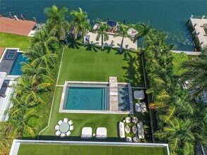 5501 Pine Tree Dr in Miami Beach, FL - Foto de edificio - Building Photo