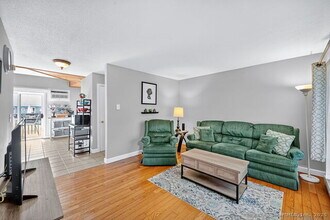 1 Abbott Rd in Ellington, CT - Building Photo - Building Photo