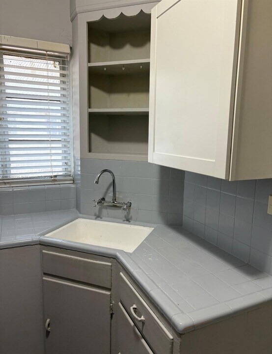 970 SW 7th St in Miami, FL - Building Photo