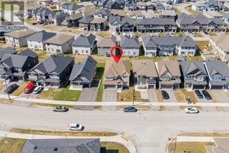 36 Dun Skipper Dr in Ottawa, ON - Building Photo - Building Photo