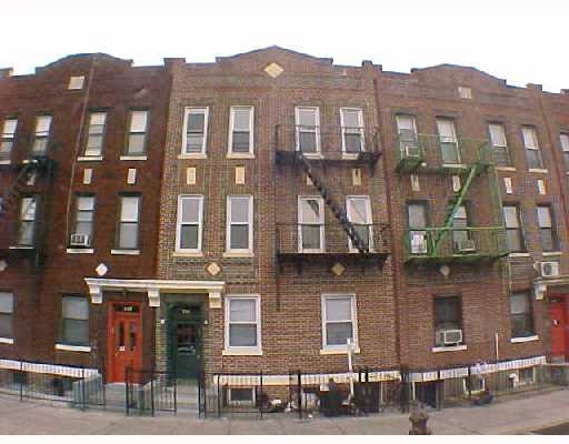 501 Mcdonald Ave in Brooklyn, NY - Building Photo