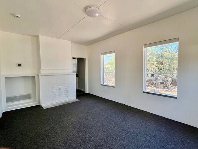 1121 N 1st Ave in Tucson, AZ - Foto de edificio - Building Photo
