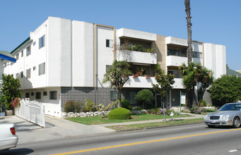 Wilton Place Apartments in Los Angeles, CA - Building Photo - Building Photo