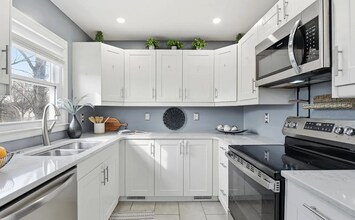 7733 Webster St in Omaha, NE - Building Photo - Building Photo