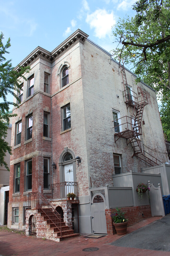 1313 Potomac St NW, Unit B in Washington, DC - Building Photo - Building Photo