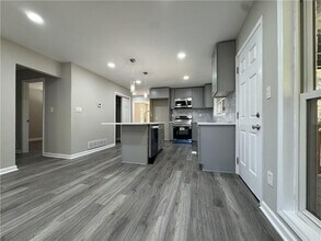 3489 Creighton Rd SW in Atlanta, GA - Foto de edificio - Building Photo