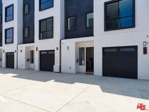 4830 Pickford St in Los Angeles, CA - Building Photo - Building Photo