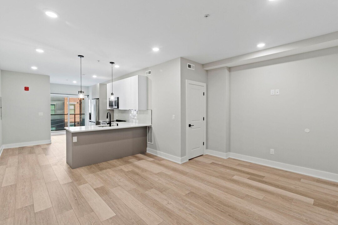 2625-33 W Jefferson St in Philadelphia, PA - Building Photo