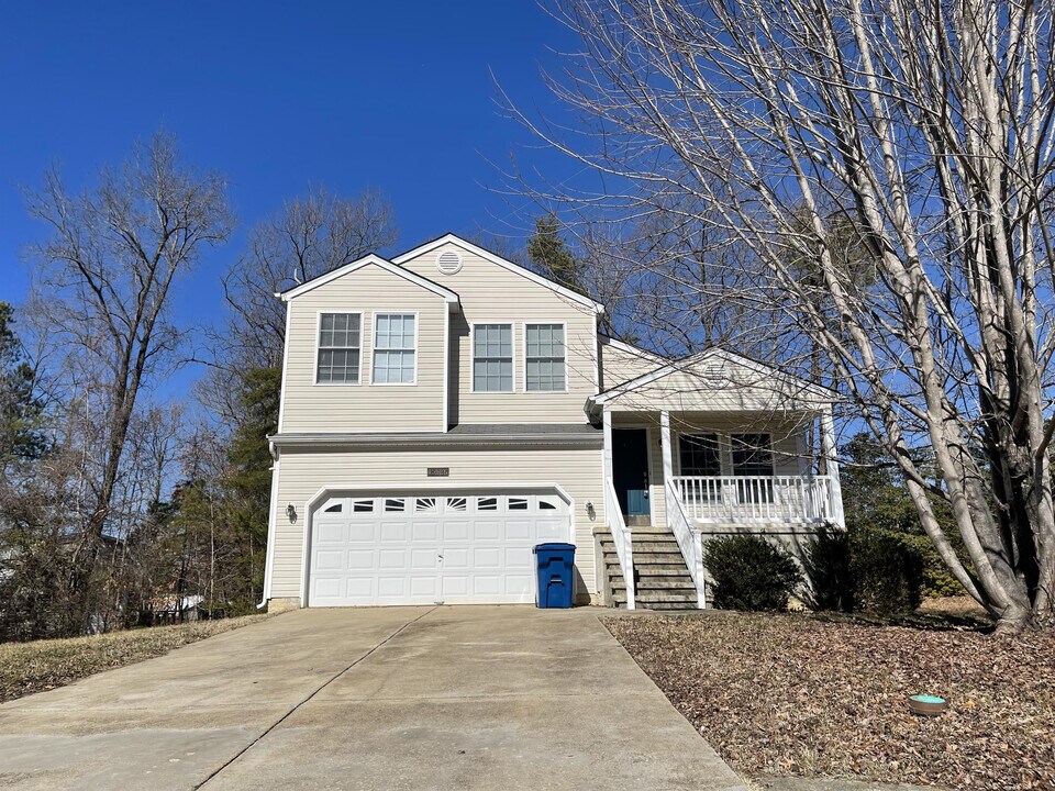 45586 Curley Ct in Great Mills, MD - Foto de edificio