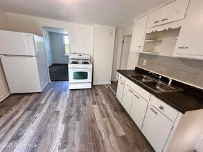 200 Mohawk St, Unit 2 in Cohoes, NY - Building Photo - Building Photo
