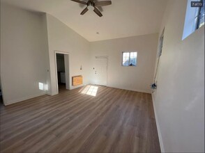 1725 Kent St in Los Angeles, CA - Building Photo - Building Photo