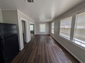 345 Alabama Ave in Beaumont, TX - Building Photo - Building Photo