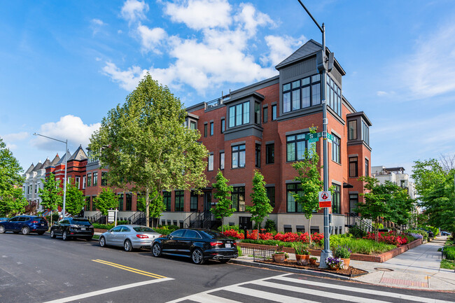 Gloriana in Washington, DC - Building Photo - Primary Photo