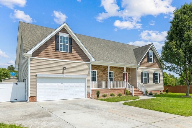 813 Dawson Cir in Chesapeake, VA - Building Photo - Building Photo