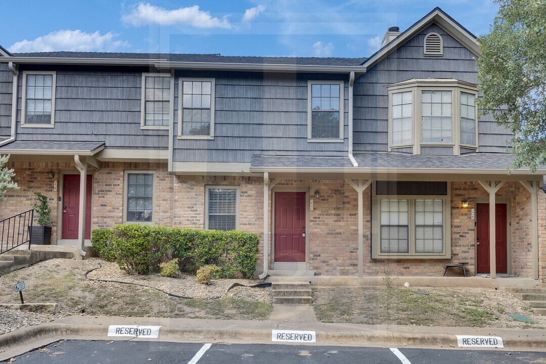 11821 Bittern Hollow in Austin, TX - Building Photo