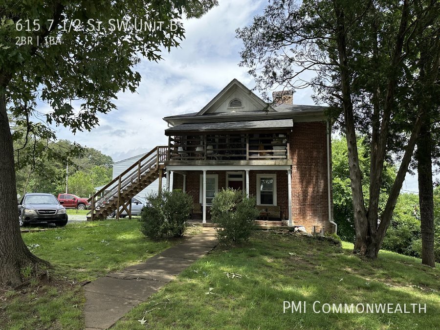 615 7 1/2 St SW in Charlottesville, VA - Building Photo