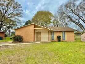 523 Placid Dr in Montgomery, AL - Building Photo