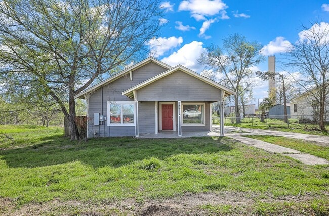 property at 211 S State Hwy 78