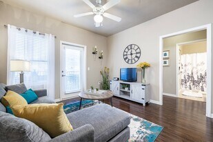 Big Oaks in Lakeland, FL - Building Photo
