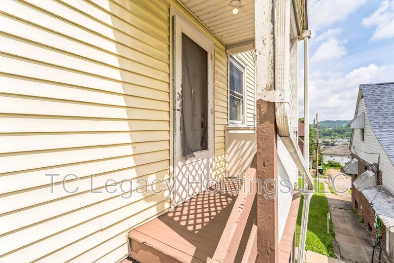 517 Hornor Ave in Clarksburg, WV - Building Photo