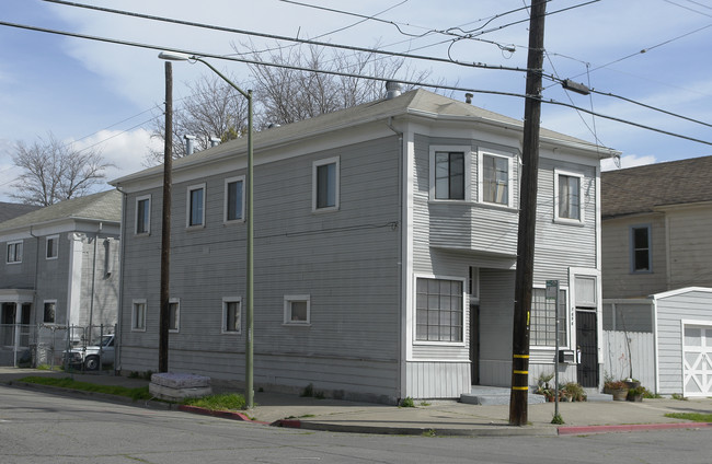 1696-1698 12th St in Oakland, CA - Building Photo - Building Photo