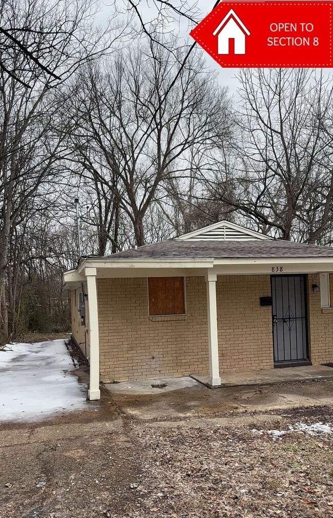 property at 838 Crockett Pl