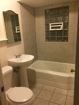 3106 Calwagner St, Unit 2D Apartamentos