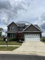 8914 Red Hawk Ct in Sylvania, OH - Building Photo