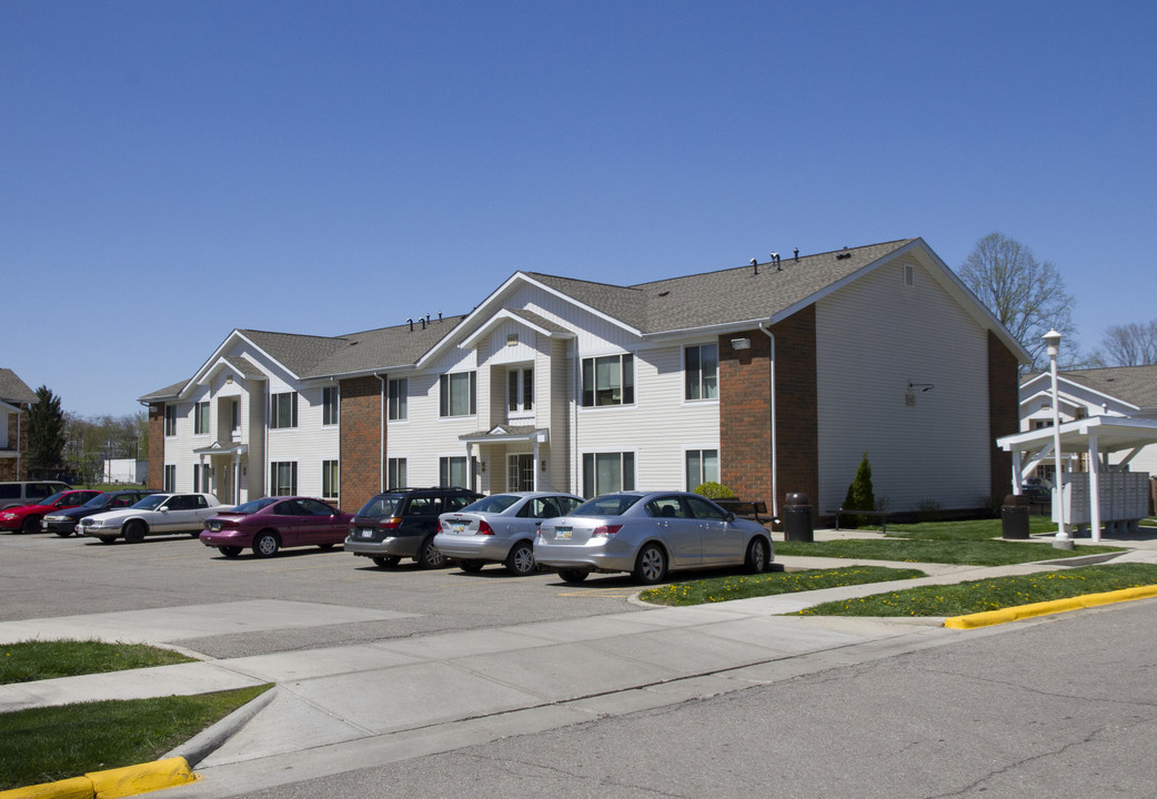 Trail West Apartments in Newark, OH - Building Photo